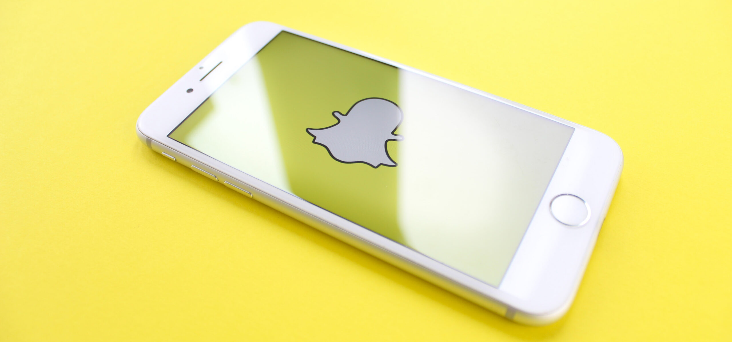 What is the best way for a real estate agent to get leads on snapchat?